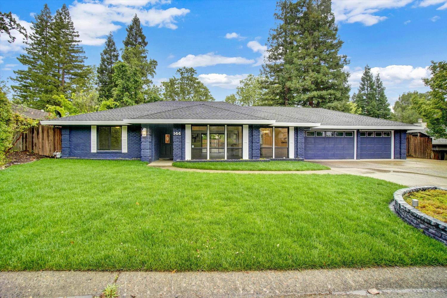 144 W Gold Creek Circle