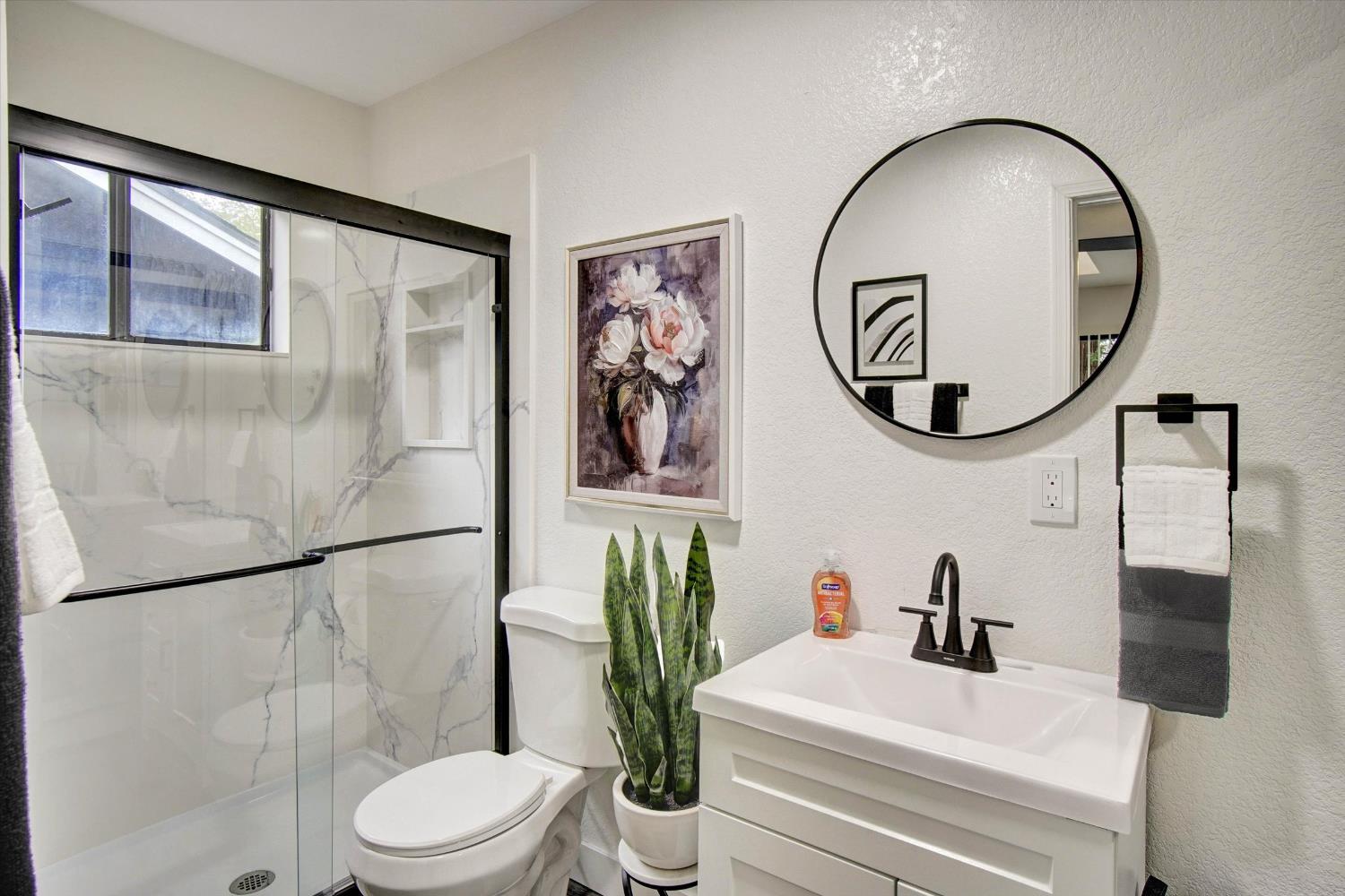 144 W Gold Creek Circle