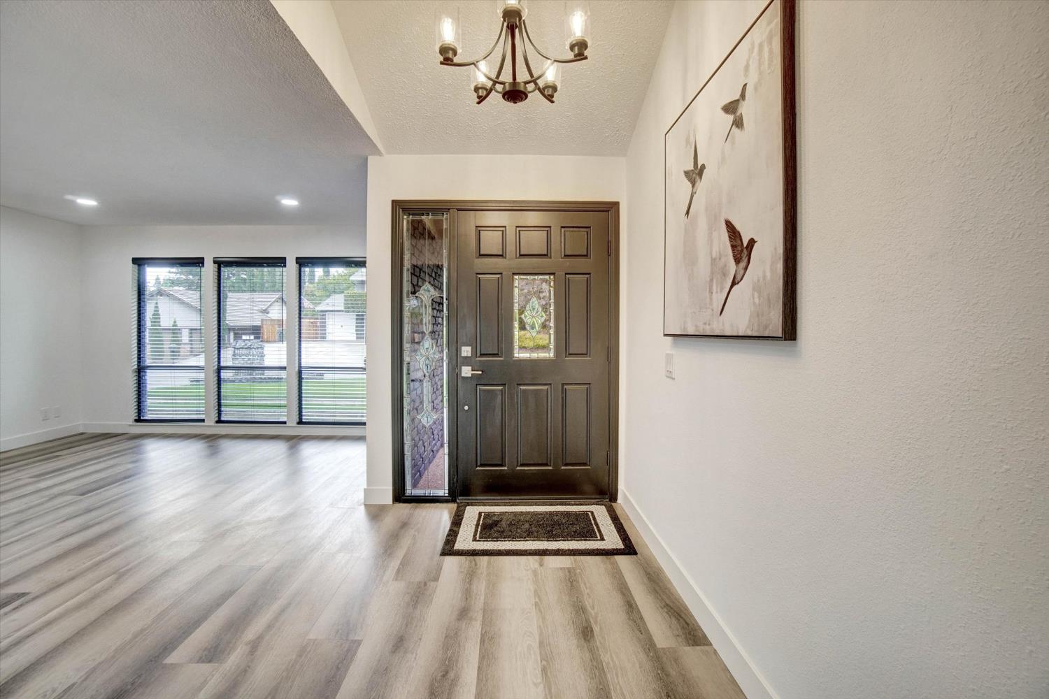 144 W Gold Creek Circle