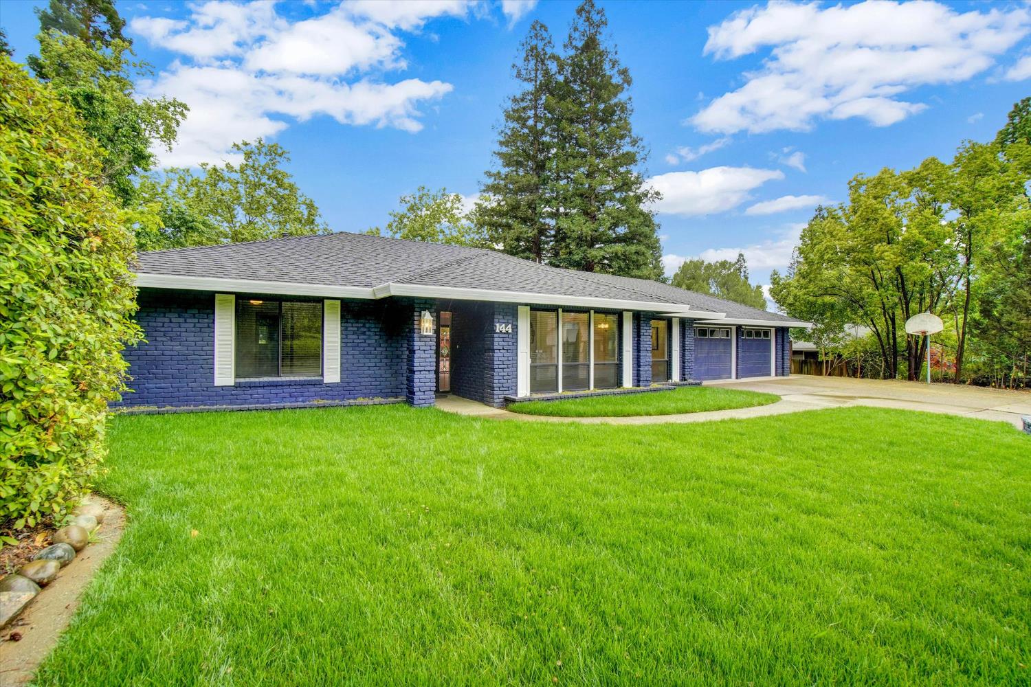 144 W Gold Creek Circle