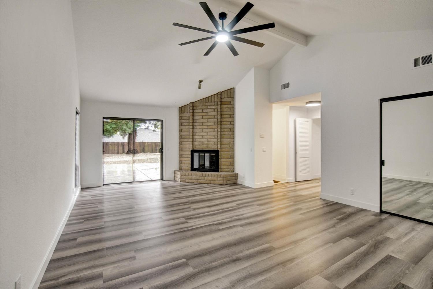 144 W Gold Creek Circle