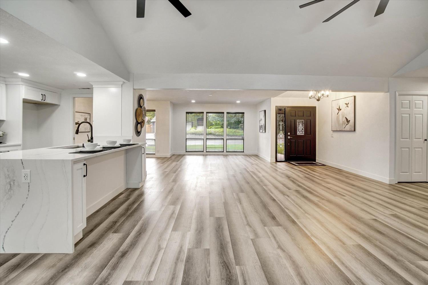 144 W Gold Creek Circle