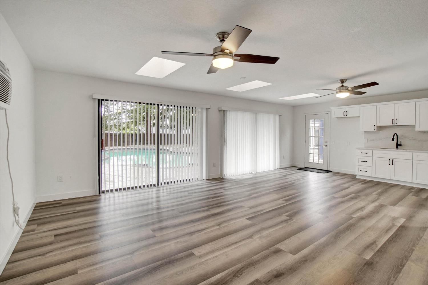 144 W Gold Creek Circle