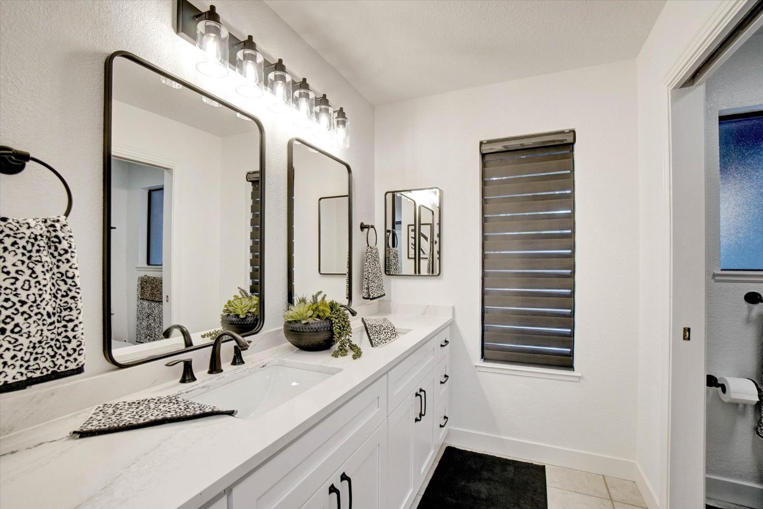 144 W Gold Creek Circle