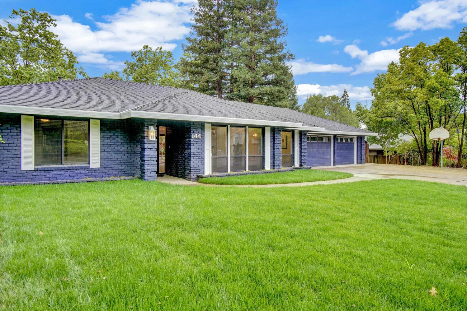 144 W Gold Creek Circle