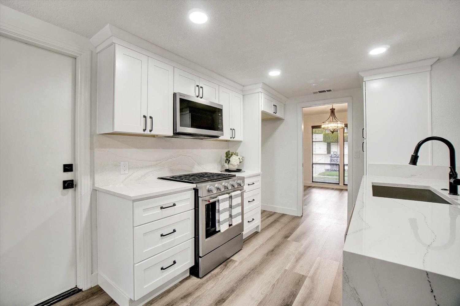 144 W Gold Creek Circle