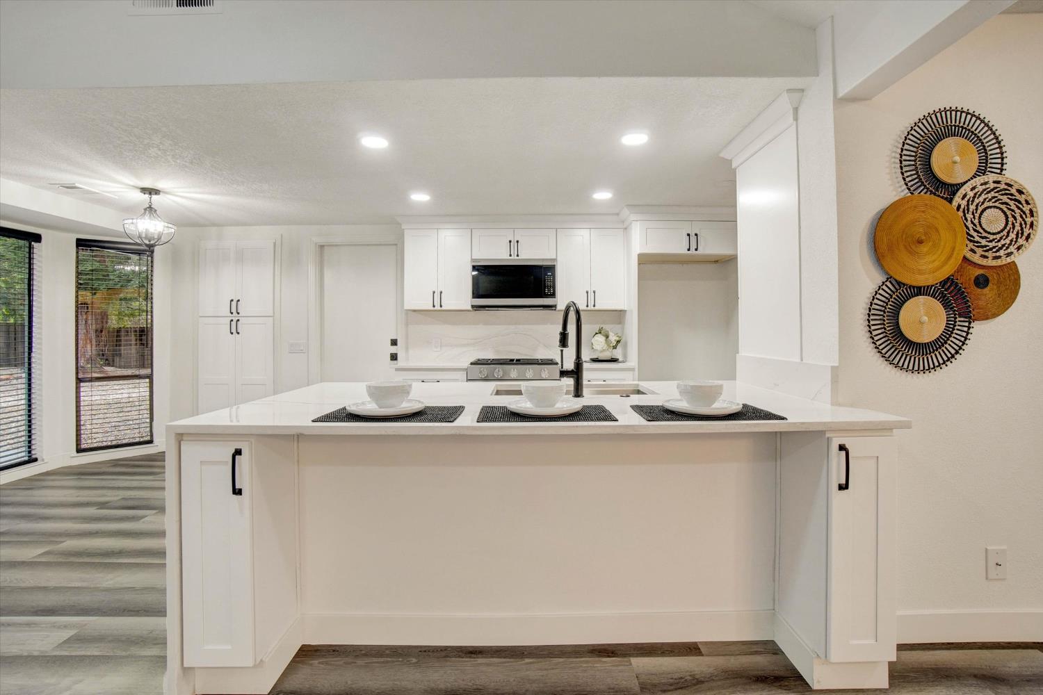 144 W Gold Creek Circle