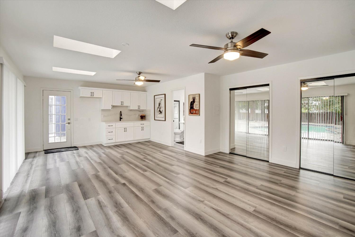 144 W Gold Creek Circle