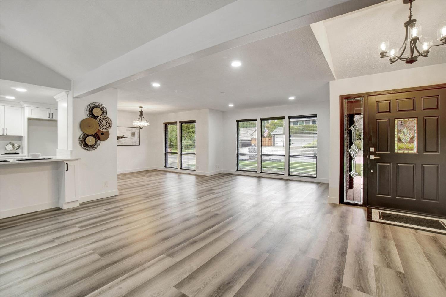 144 W Gold Creek Circle