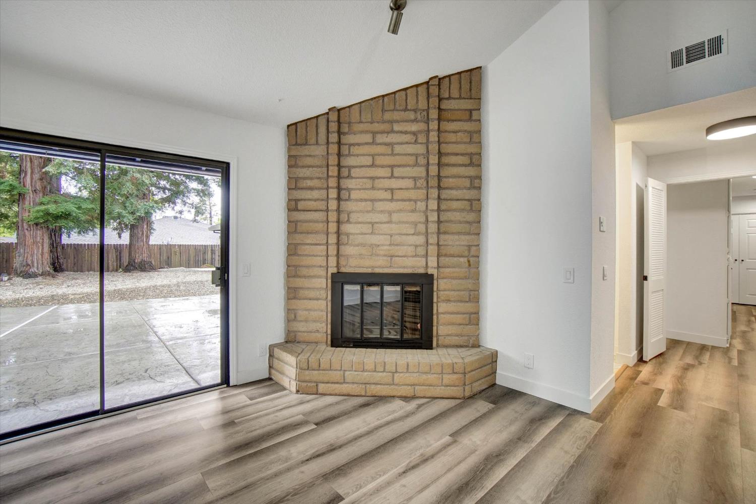 144 W Gold Creek Circle