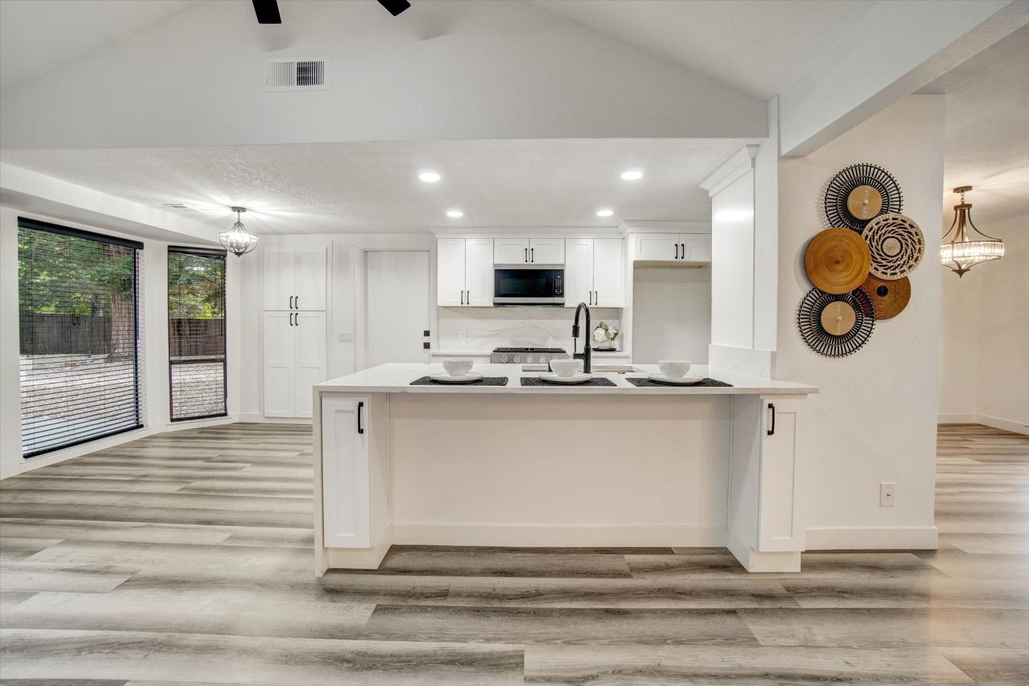 144 W Gold Creek Circle