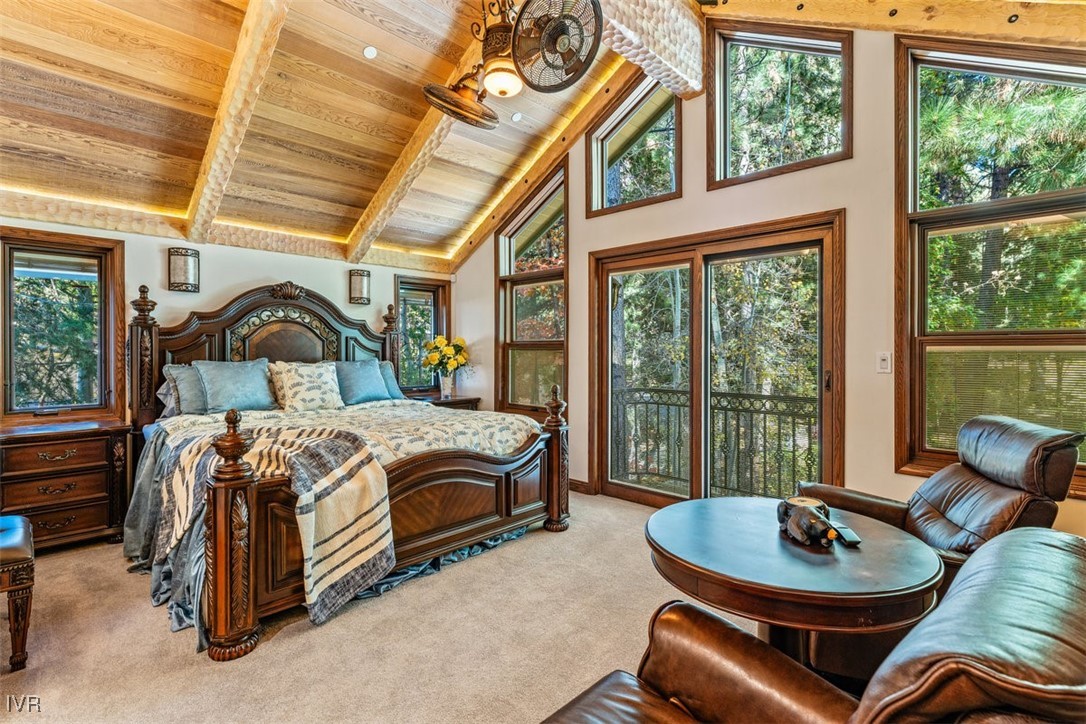 1013 Lakeshore Boulevard