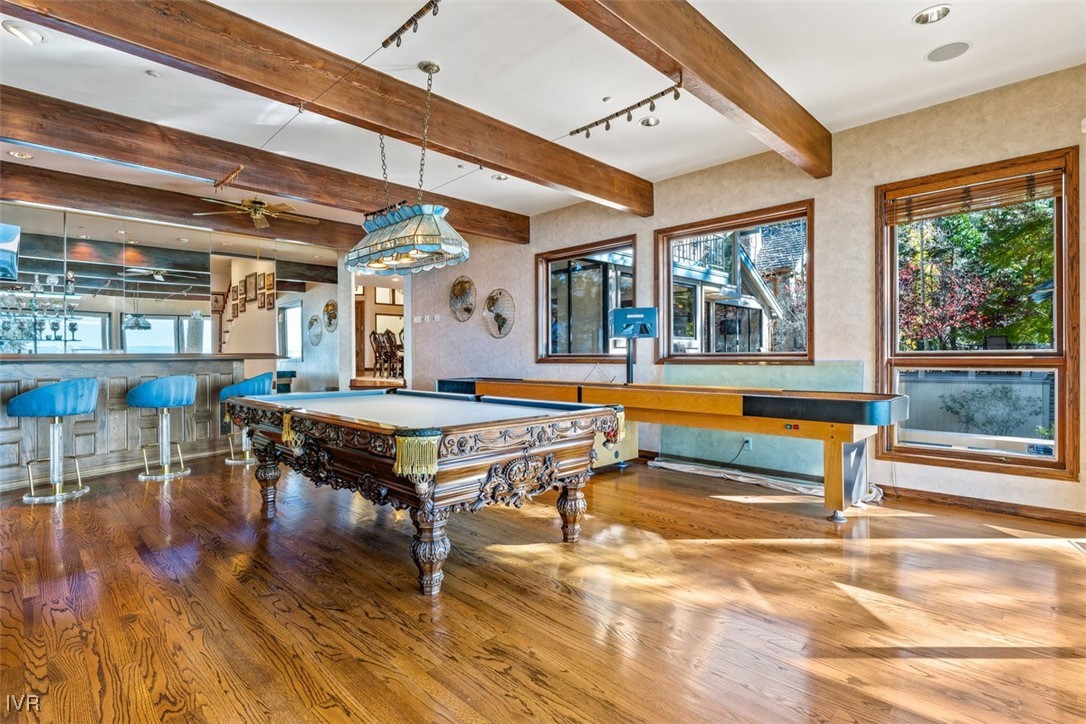 1013 Lakeshore Boulevard