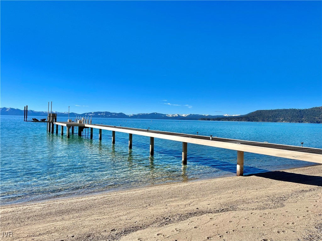 1013 Lakeshore Boulevard