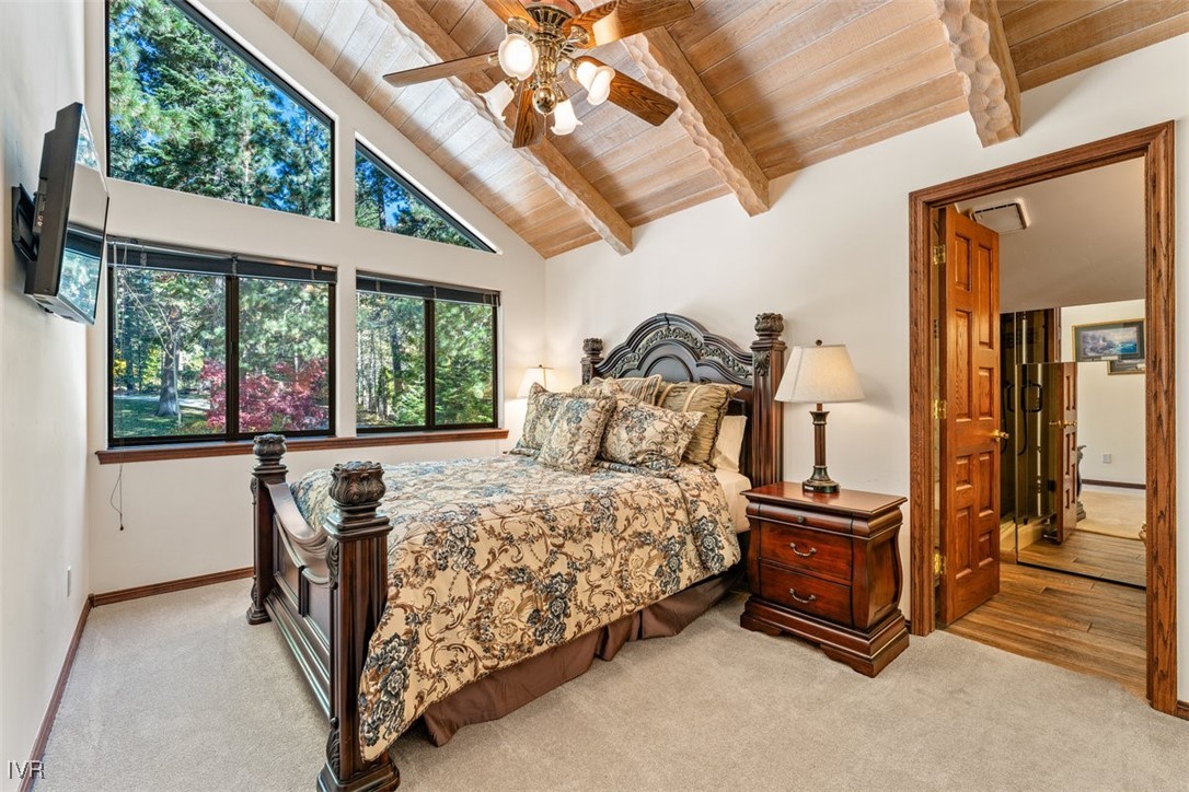 1013 Lakeshore Boulevard