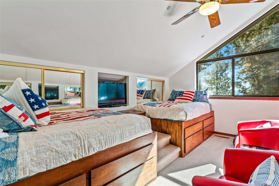 1013 Lakeshore Boulevard