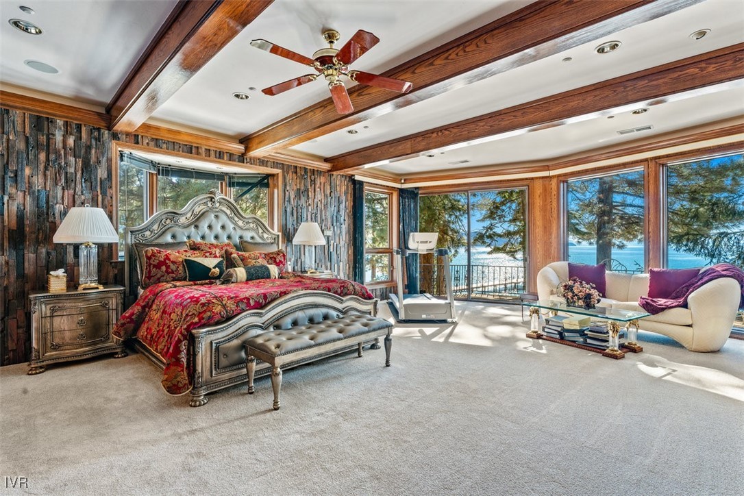 1013 Lakeshore Boulevard