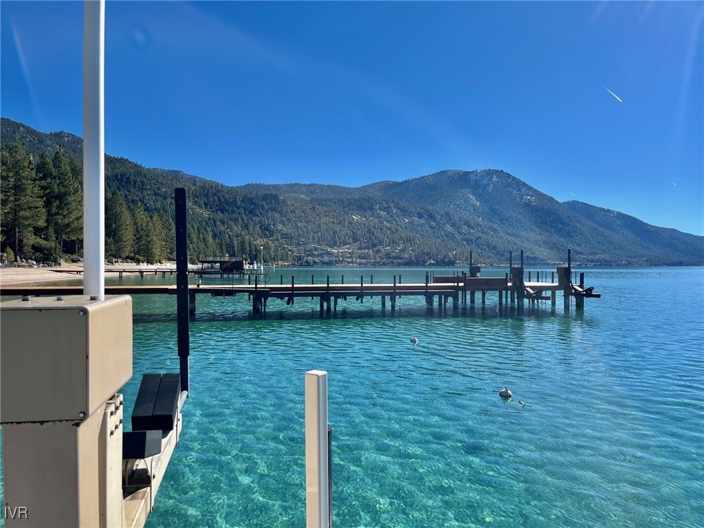 1013 Lakeshore Boulevard