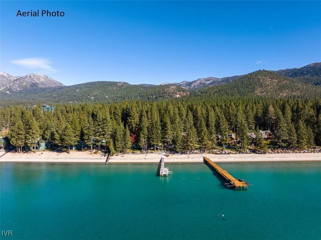 1013 Lakeshore Boulevard