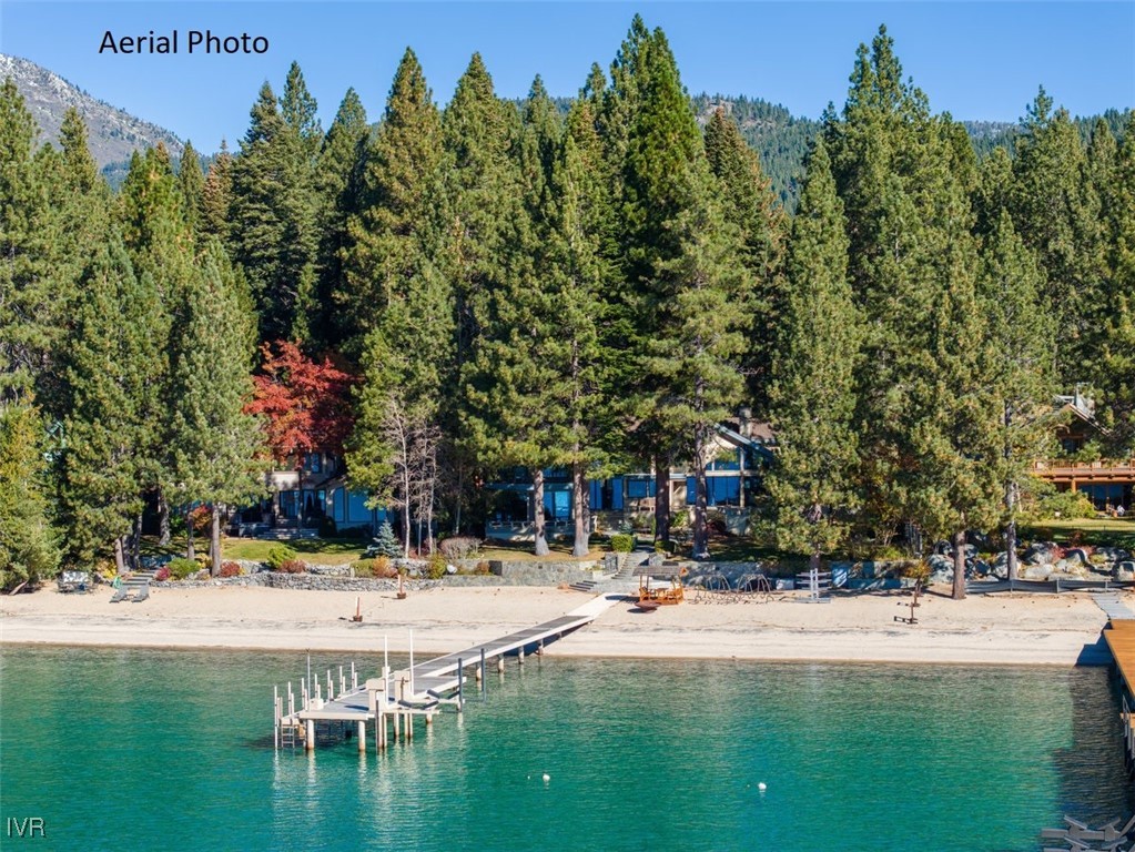 1013 Lakeshore Boulevard