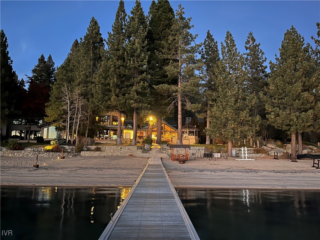 1013 Lakeshore Boulevard