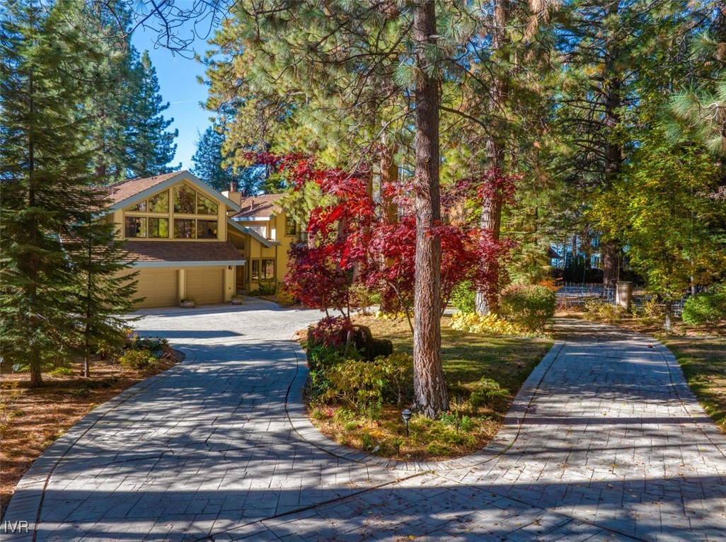 1013 Lakeshore Boulevard