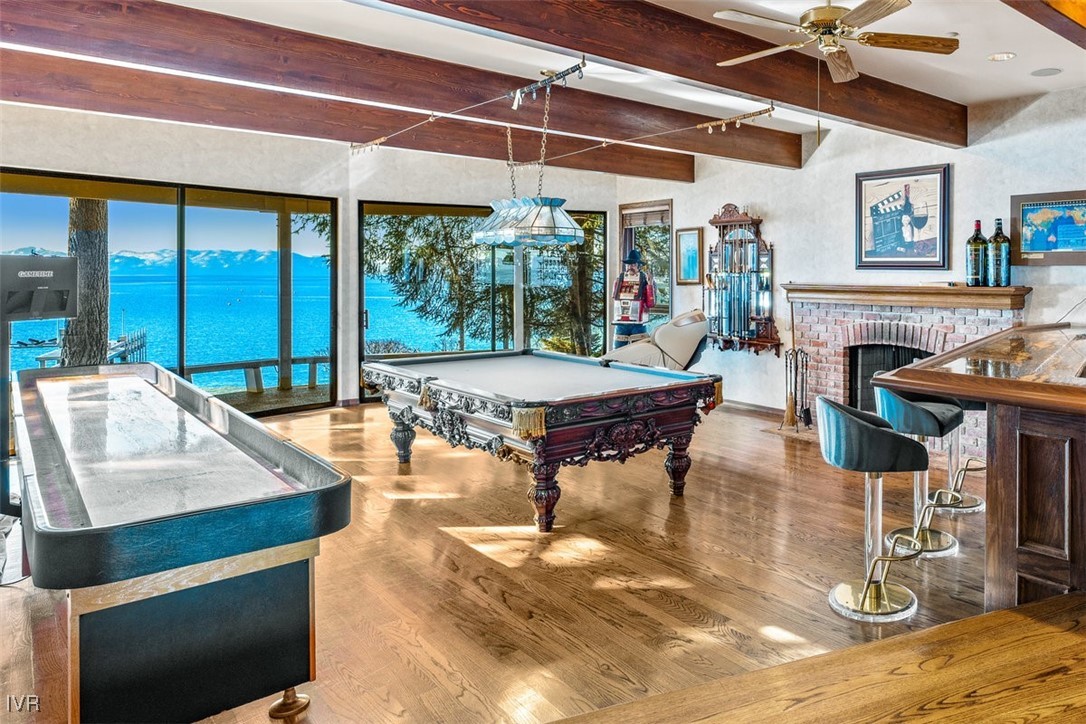 1013 Lakeshore Boulevard