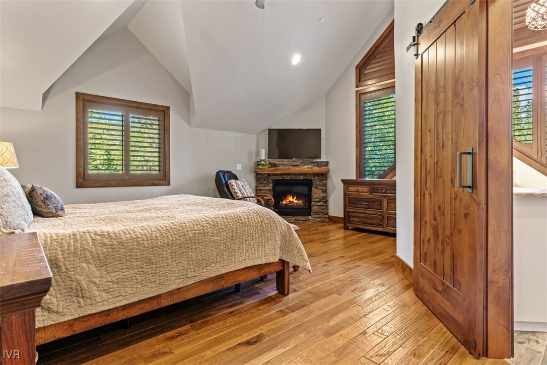 2204 Lands End Drive