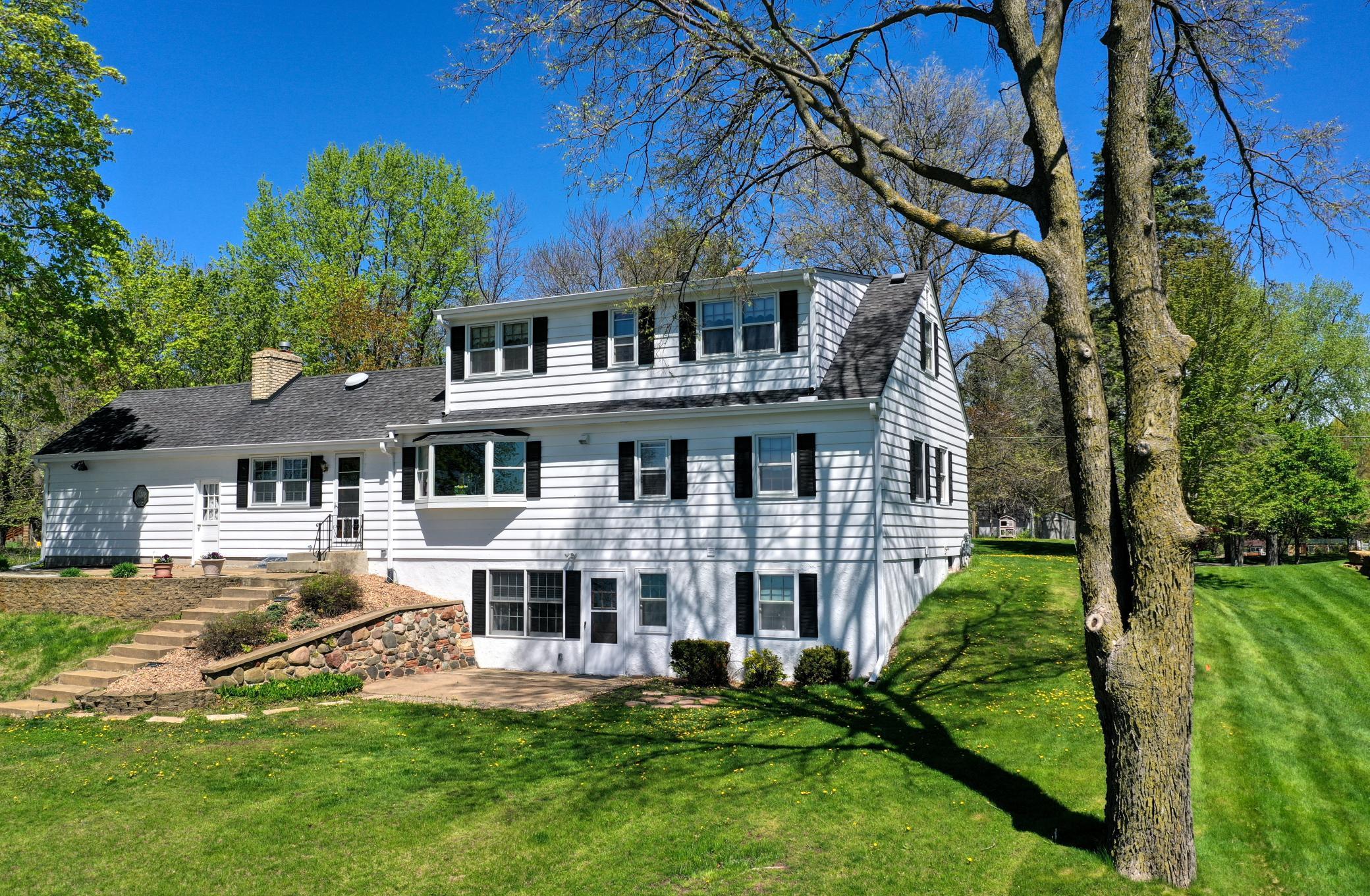 9003 N Shore Trail N
