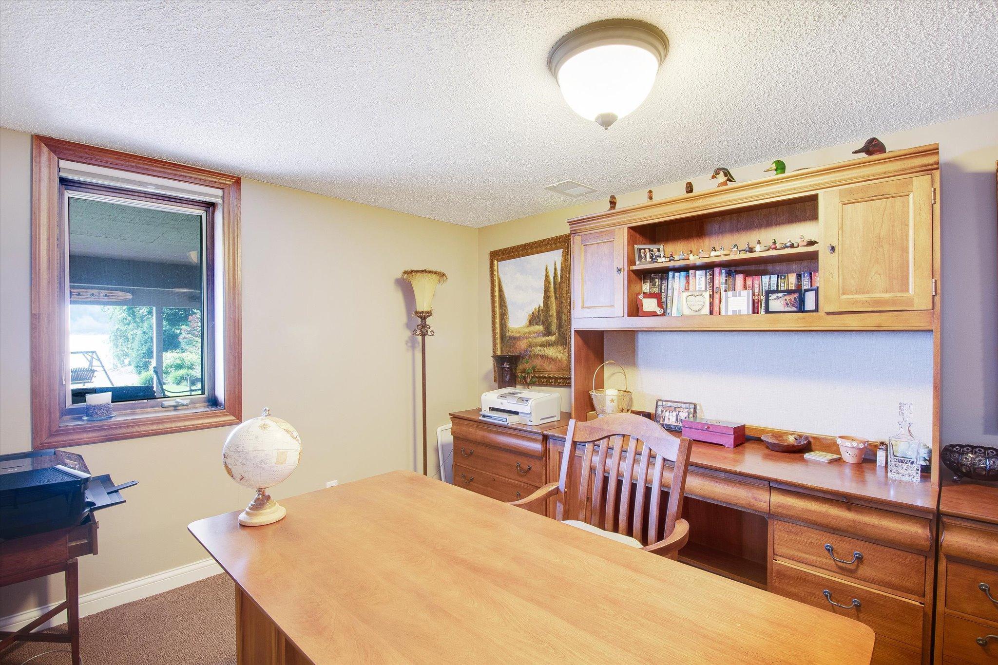 6631 Northshore Trail N