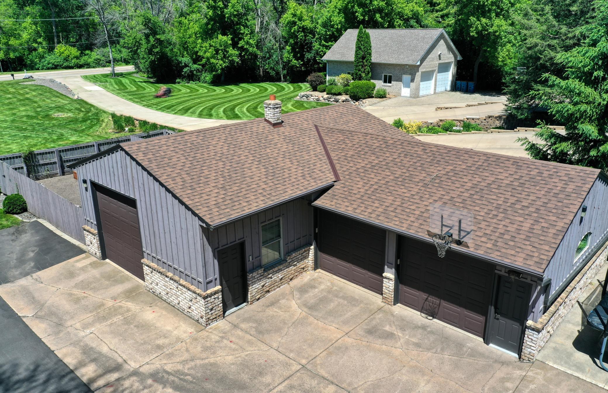 6631 Northshore Trail N