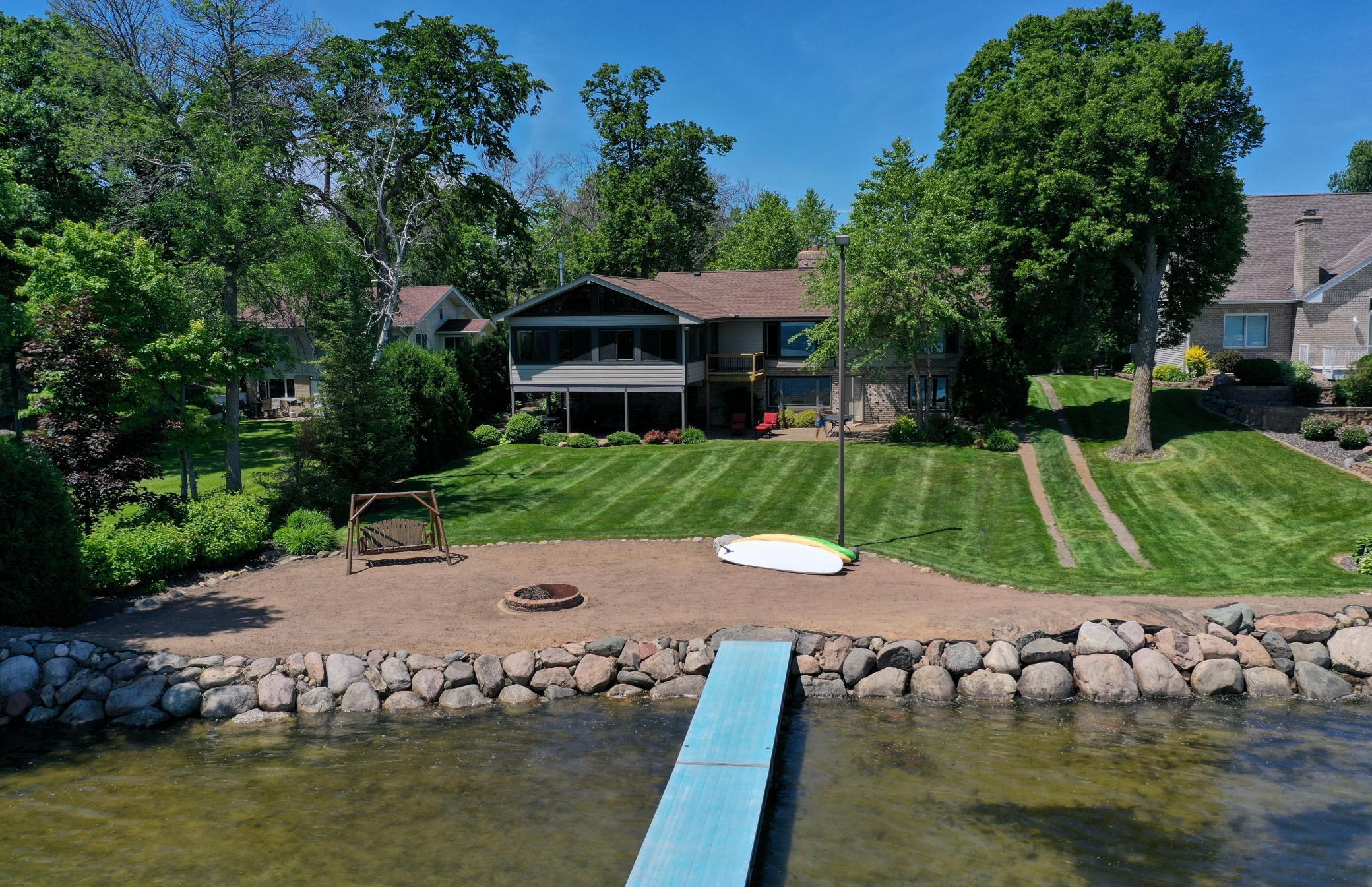 6631 Northshore Trail N