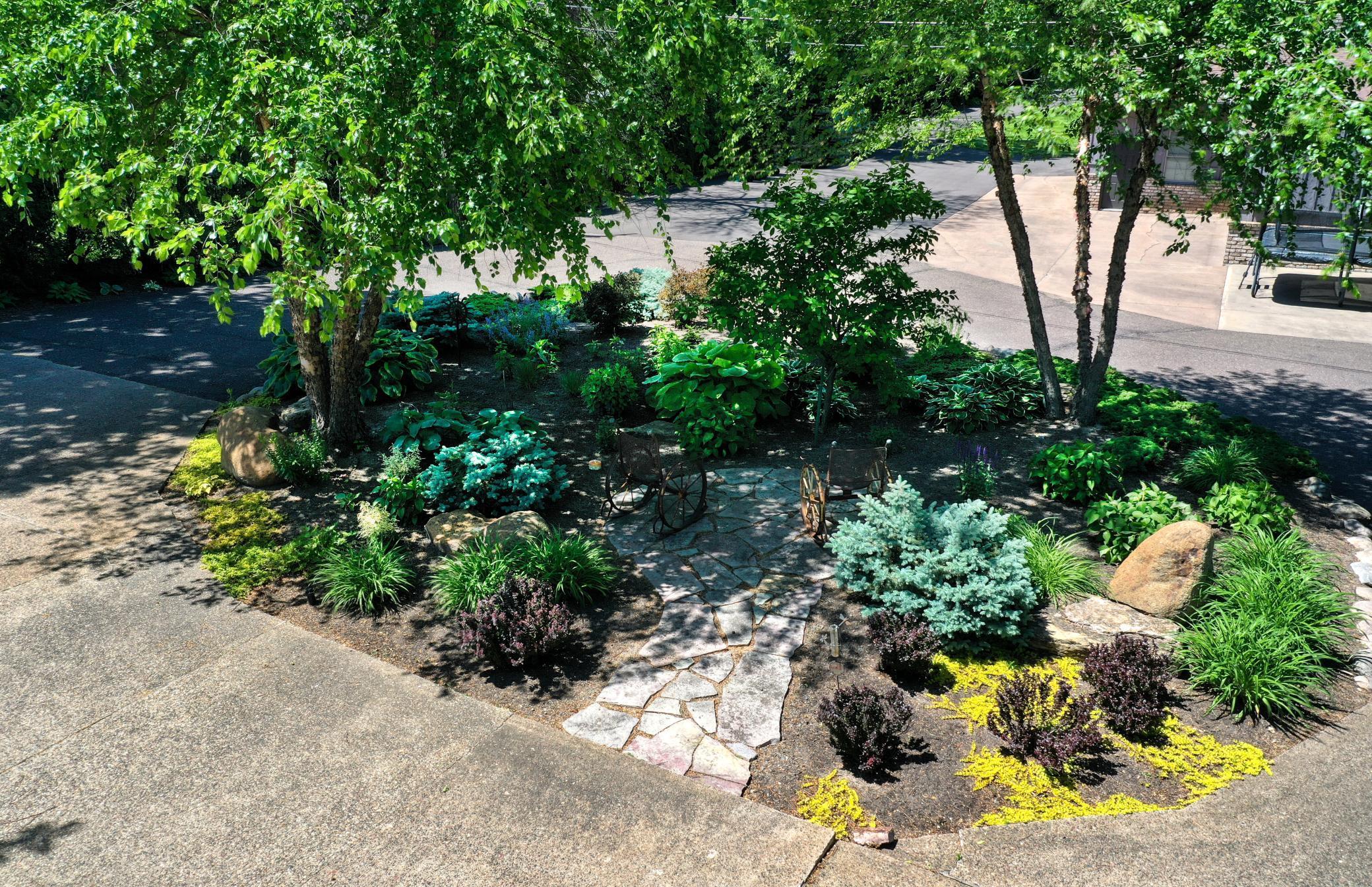 6631 Northshore Trail N