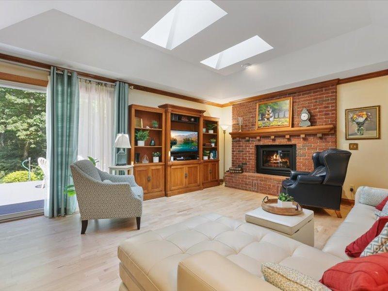 9429 Jewel Lane Court N