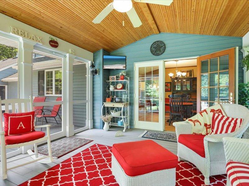 9429 Jewel Lane Court N