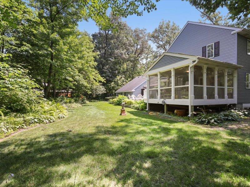 9429 Jewel Lane Court N