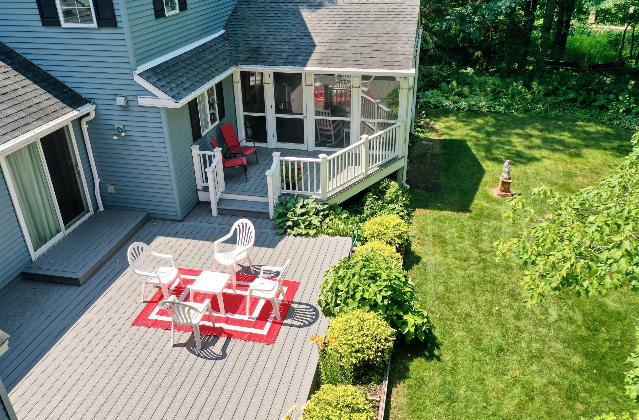 9429 Jewel Lane Court N