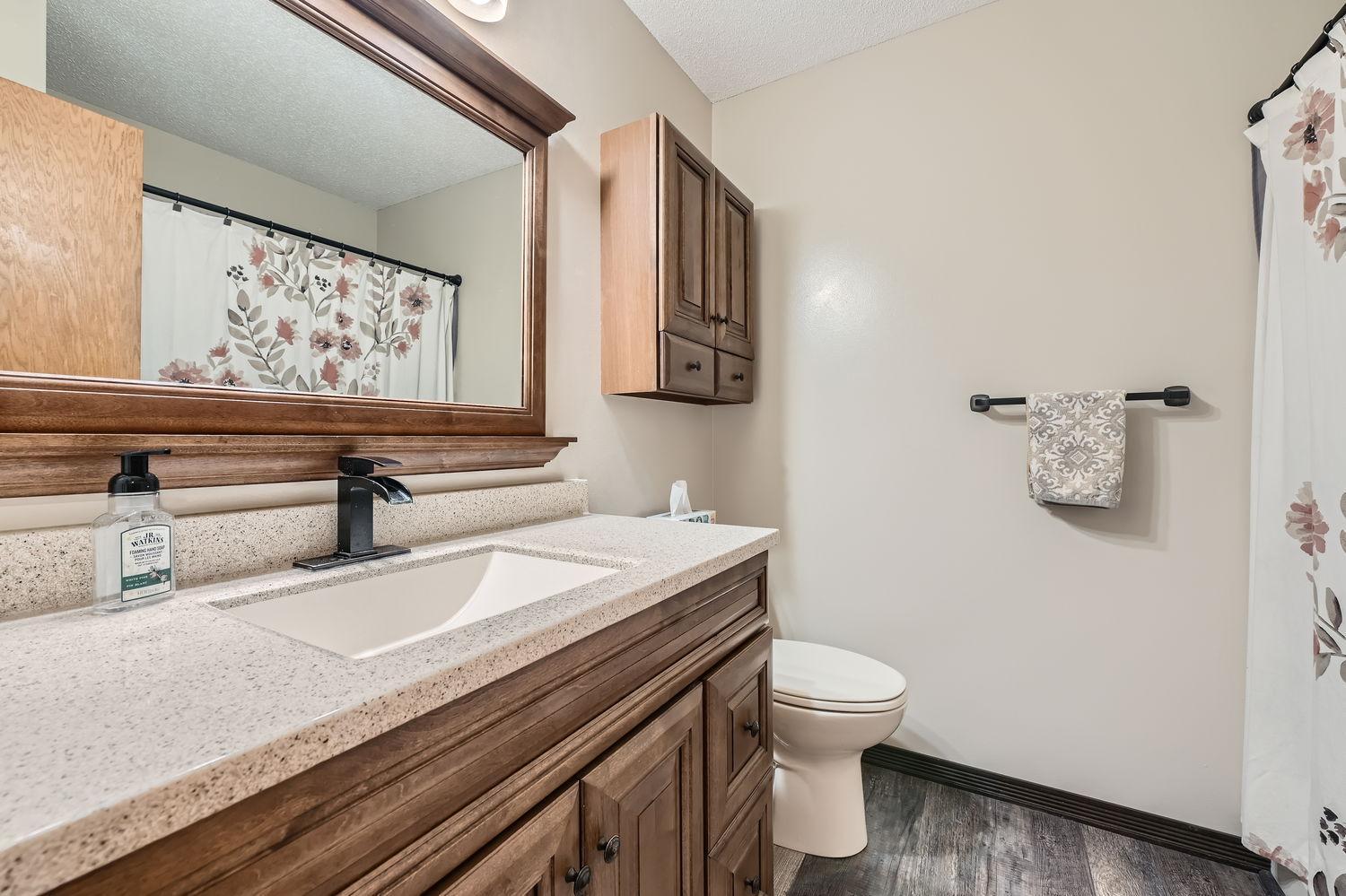 5925 Freeland Court N