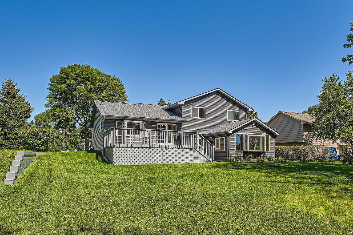 5925 Freeland Court N