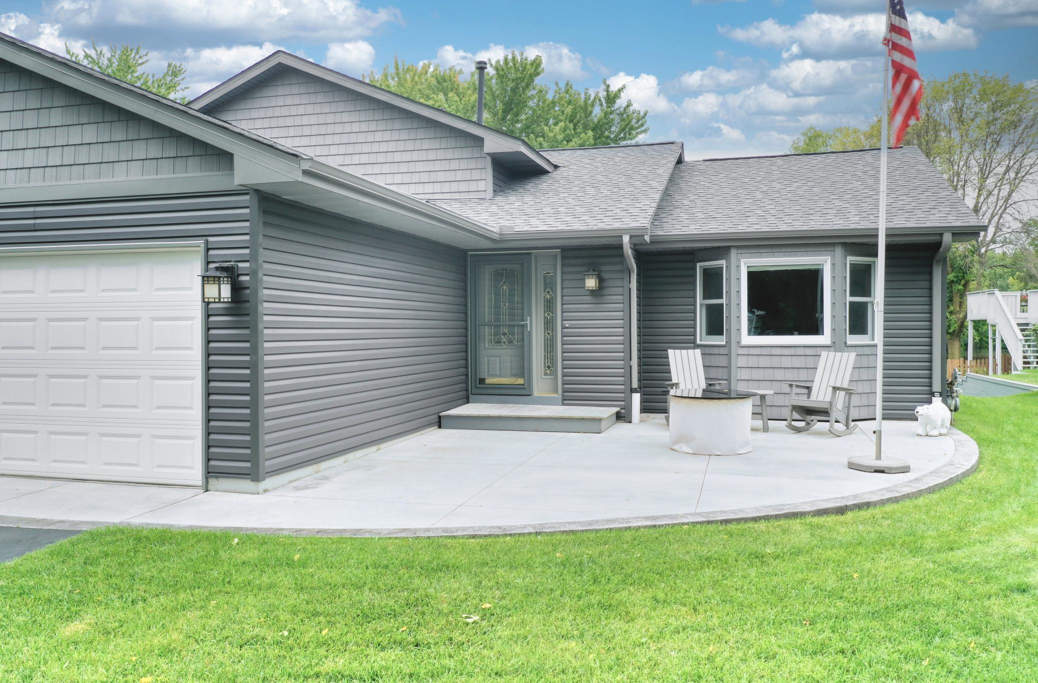 5925 Freeland Court N