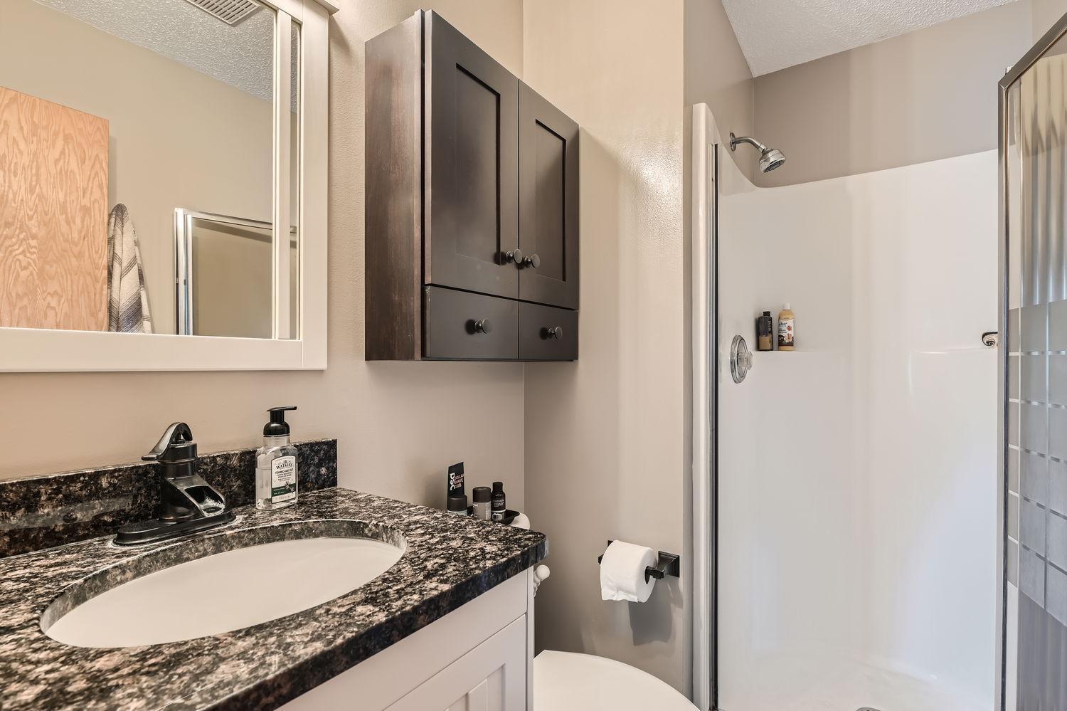 5925 Freeland Court N