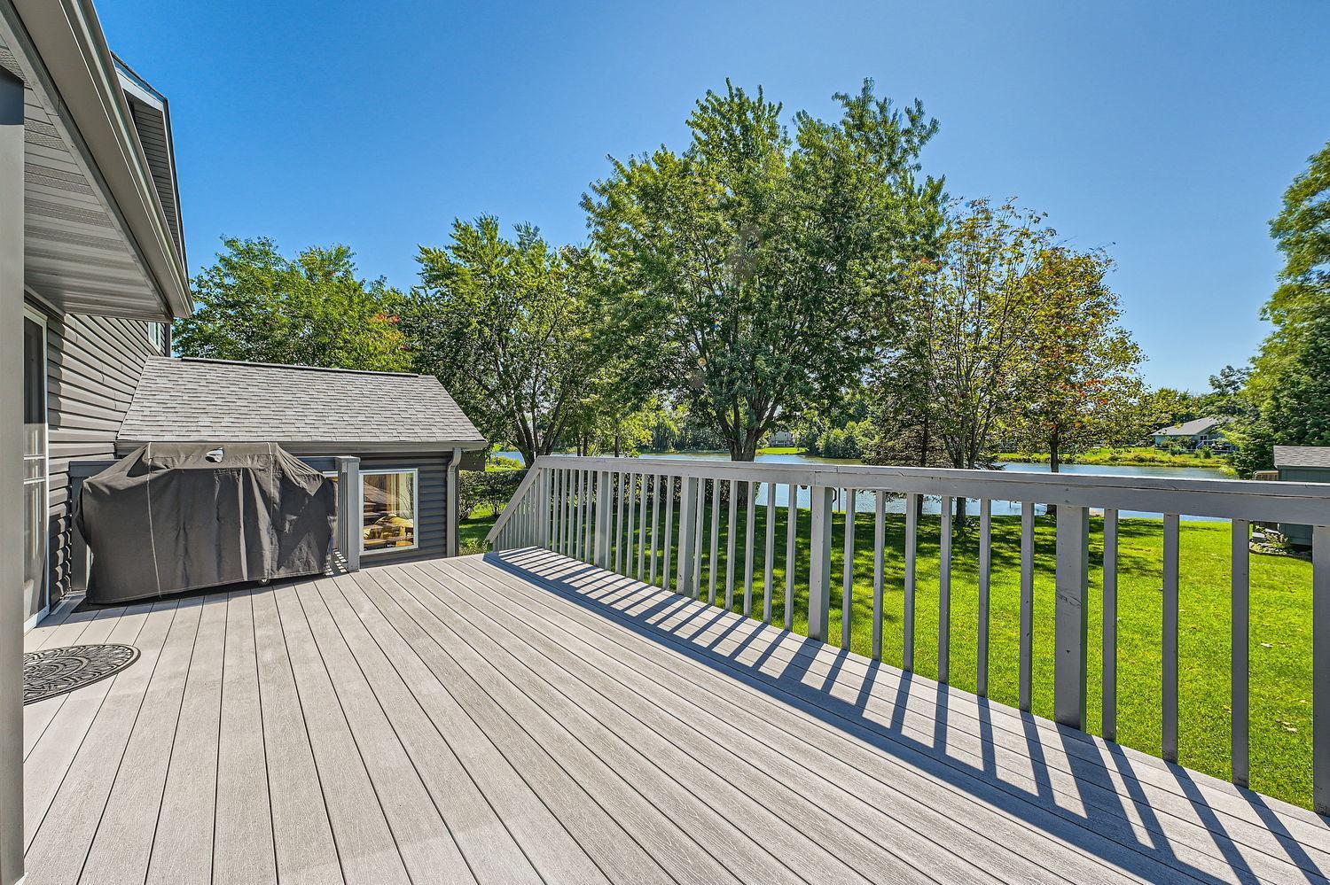 5925 Freeland Court N