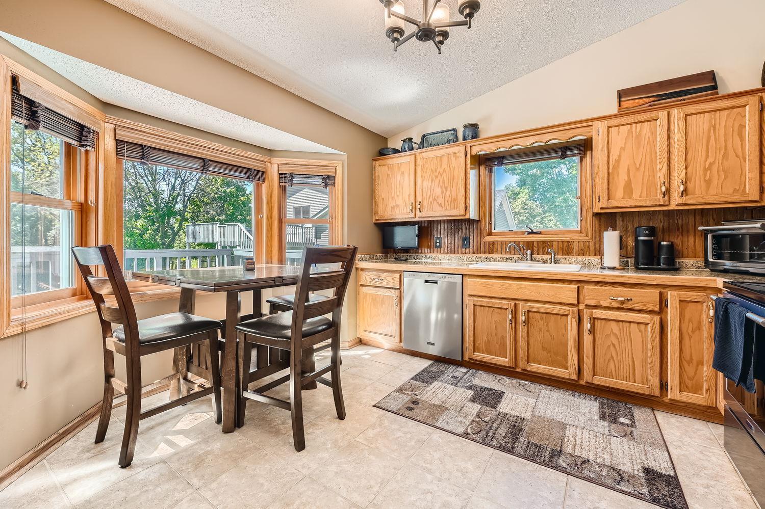 5925 Freeland Court N