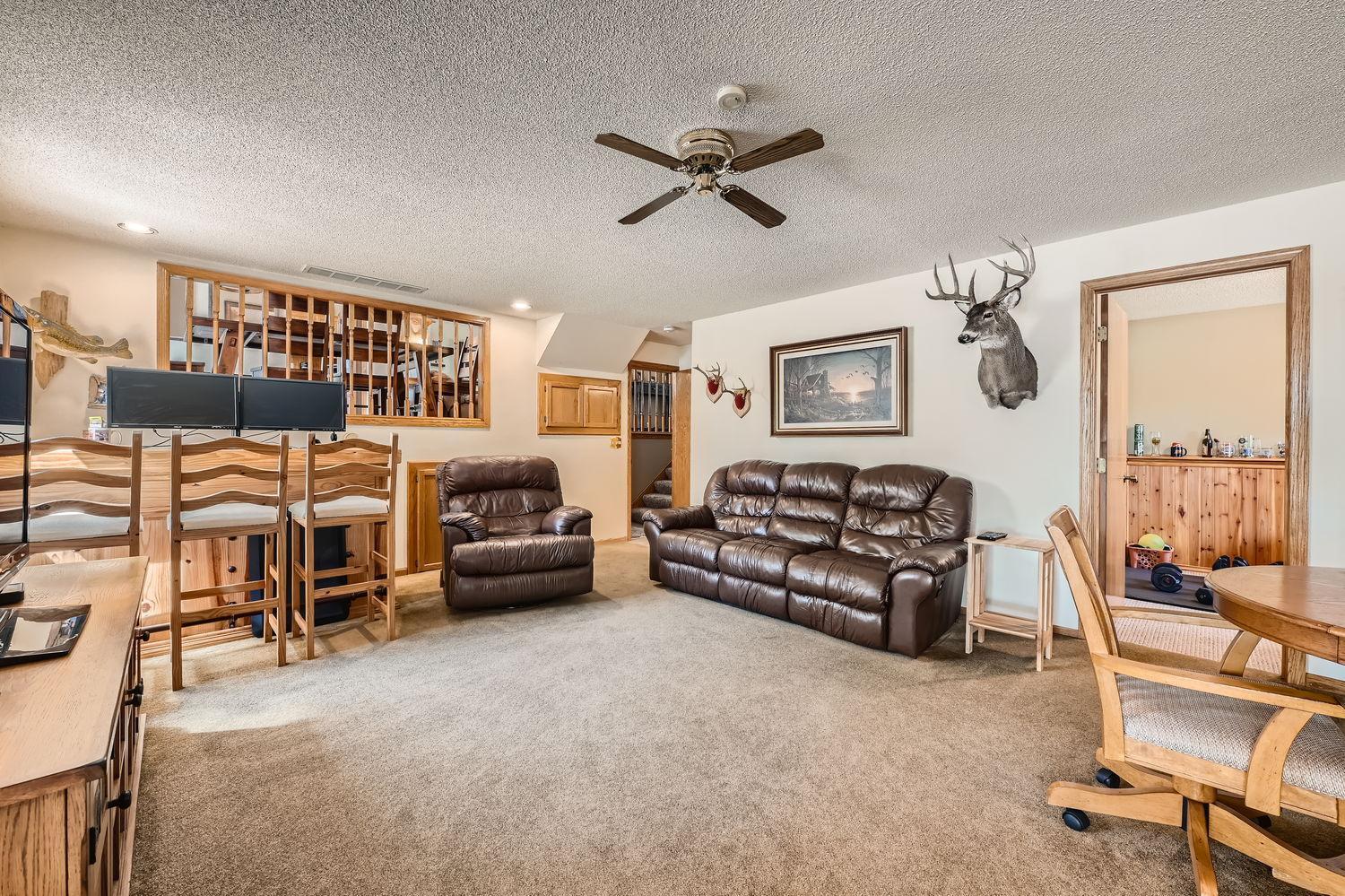 5925 Freeland Court N