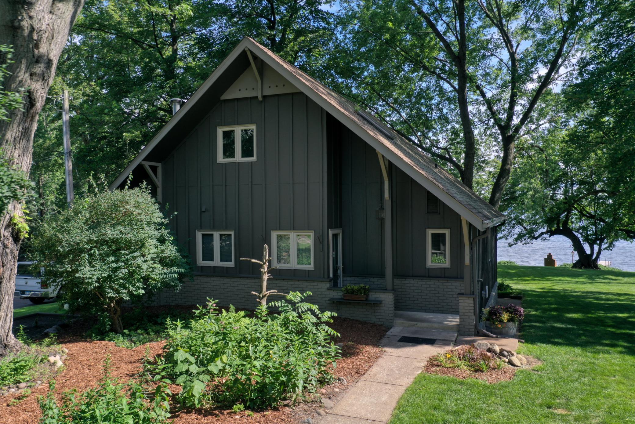 7271 N Shore Trail