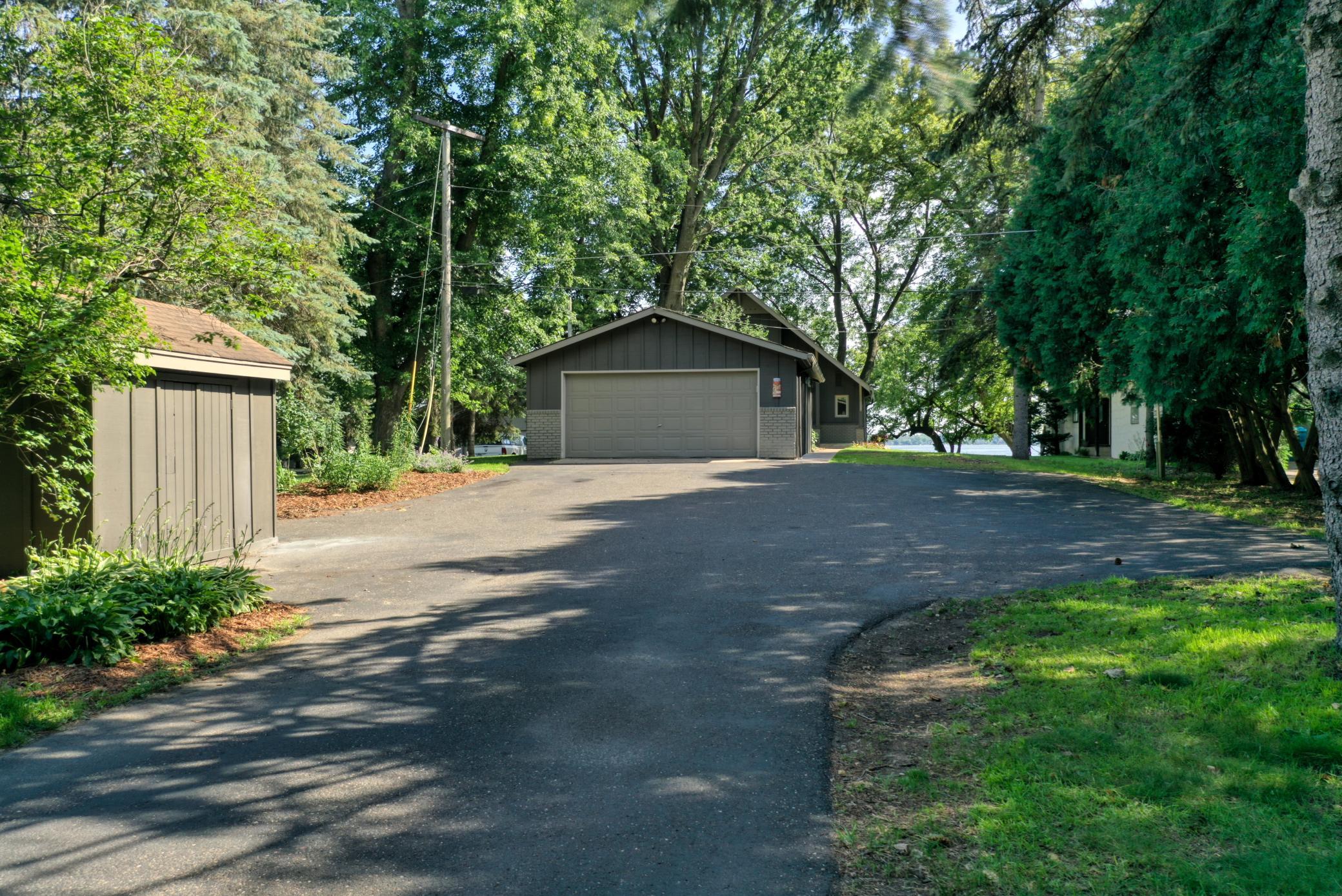 7271 N Shore Trail