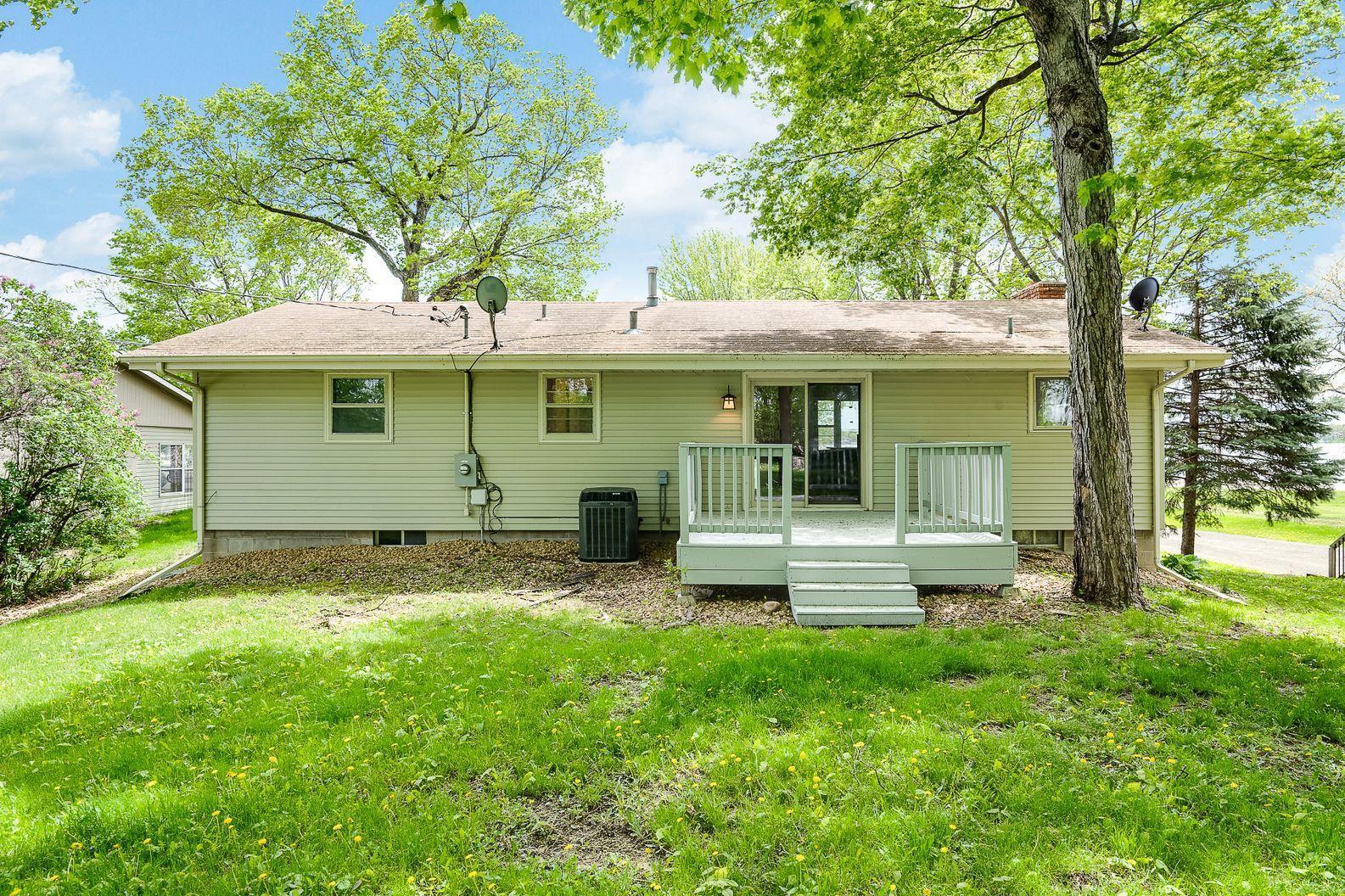 8112 N Shore Trail N