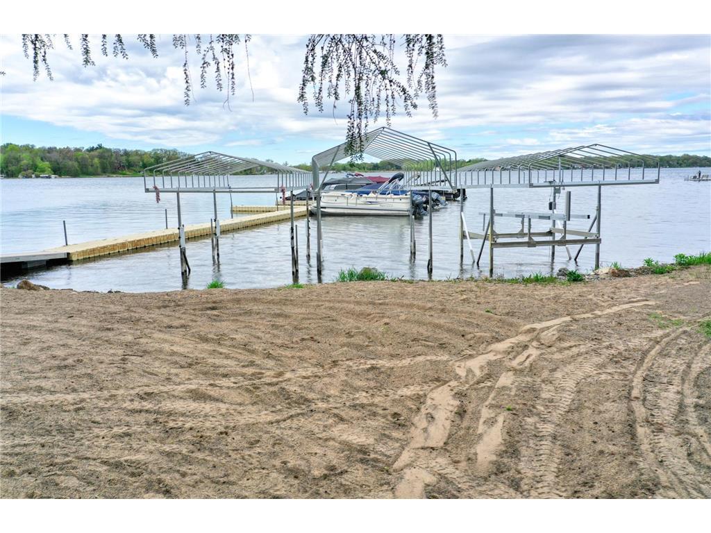 XXX Karoline Court N