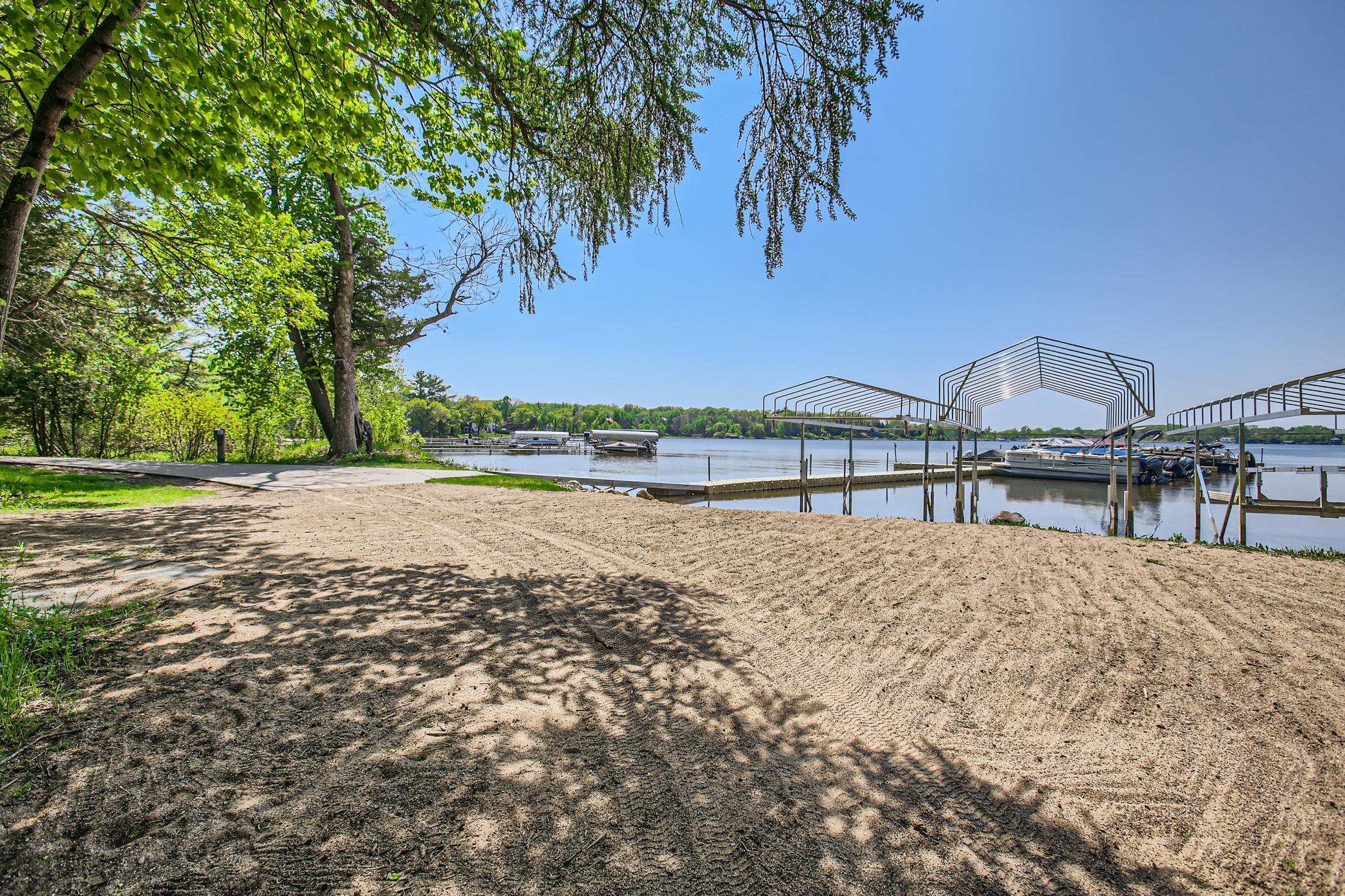 XXX Karoline Court N