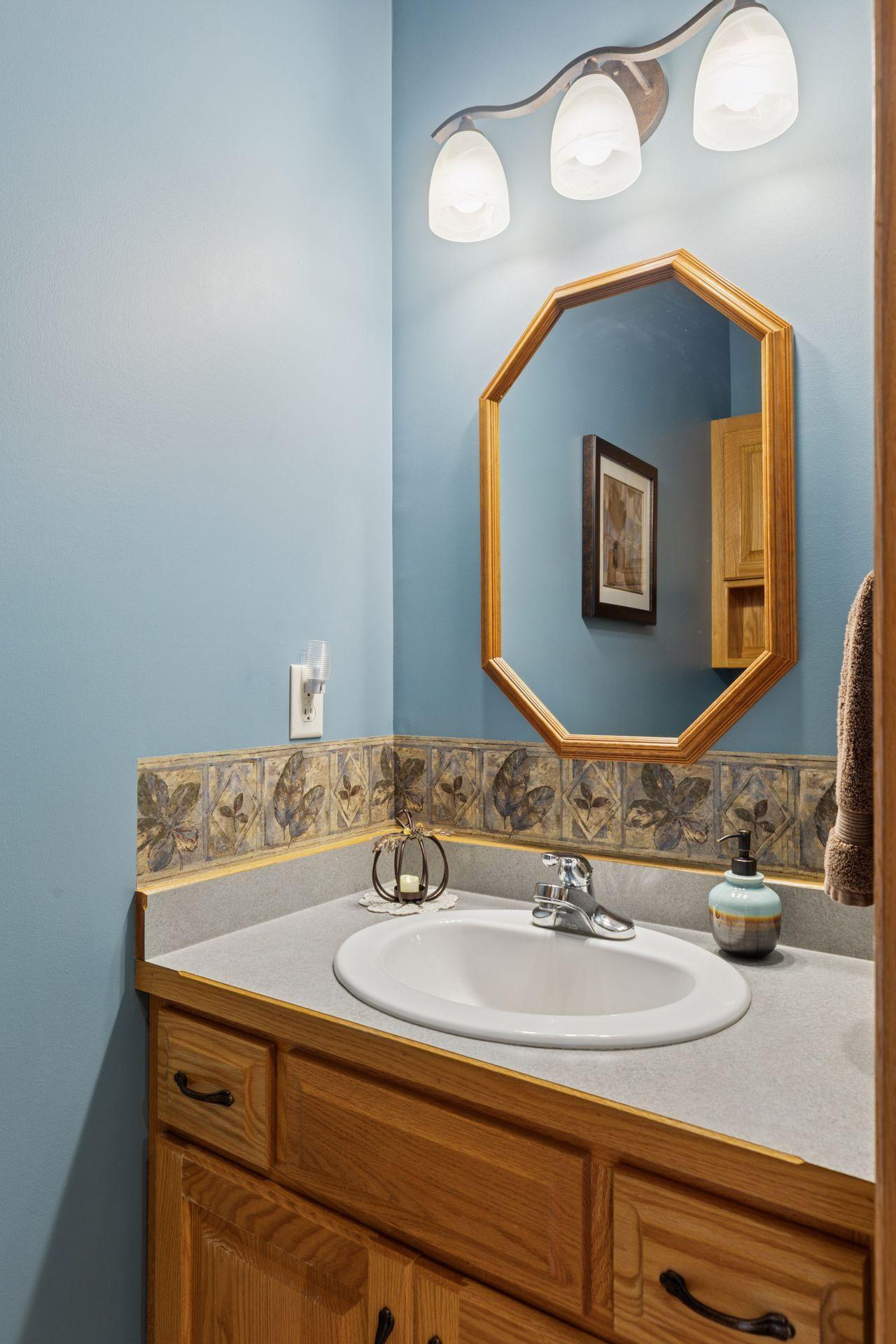 25124 Firefly Avenue